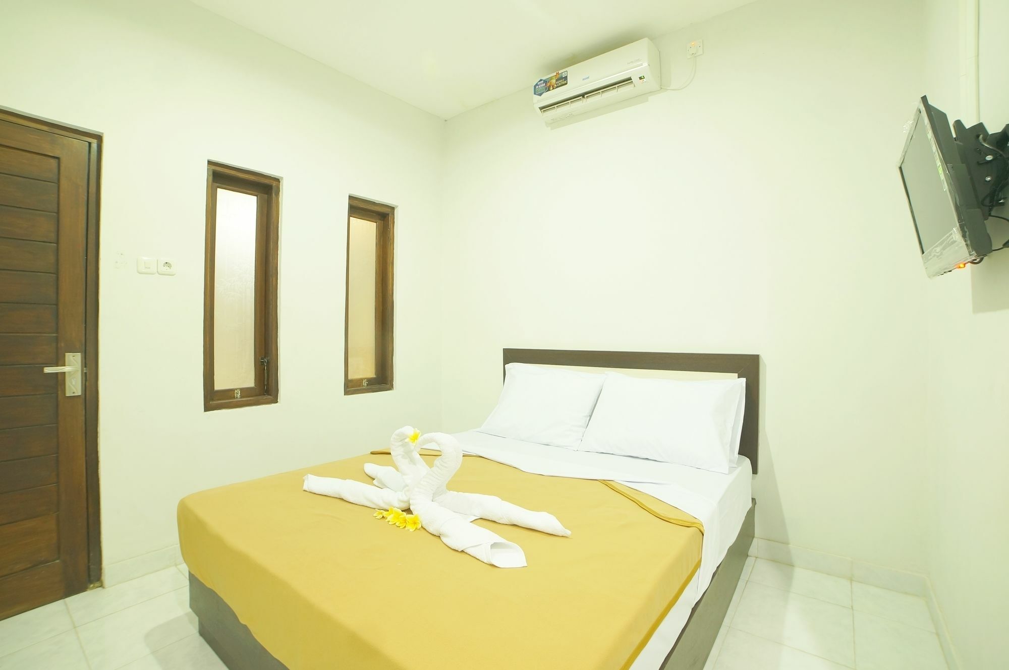 Easton Kuta Homestay Kuta Lombok Exterior foto